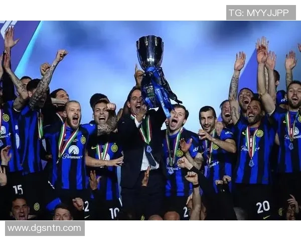 蓝黑风暴降临：国际米兰“恐怖锋线”联手“钢铁防线”，那不勒斯在颤抖中见证新王权